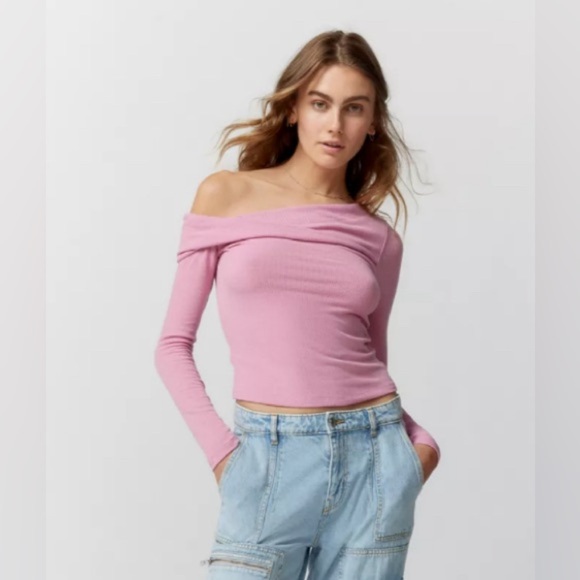 Urban Outfitters Out From Under Love Hurts Asymmetrical Off-The-Shoulder Top - Picture 2 of 5